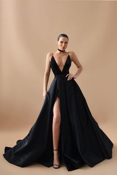 Let the flashbulbs pop and the attendees gasp—you know you look amazing in the Evening Glamour Black Satin Backless Gown! Sleek woven satin shapes this stunning maxi dress that has barely there straps and an alluring deep V-neckline. Turn around to reveal an open back, for sultry look that's sure to keep everyone's attention! Skirt has an a-line silhouette and falls to a maxi hem with court train. Hidden zipper/clasp at back. Handmade-To-Order. Tulle, Polyester. Lined. Runs true to size. Hand Wa Prom Dress Sleeveless, Backless Gown, Spaghetti Strap Prom Dress, Prom Dresses Sleeveless, Black Prom Dress, Black Prom, Black Prom Dresses, Dress Size Chart, Evening Dresses Prom