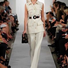 Oscar de la Renta spring 2013..... the perfect white suit Classy Lady Outfits, Dressing Classy, Dream Walk In Closet, Lady Lawyer, Safari Fashion, Safari Outfit, Lady Outfits, Wedding Outfit Ideas, Moonrise Kingdom