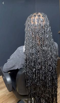 Long black twists with curls Passion Twists Hairstyle Peekaboo, Knotless Island Twist With Color, Island Passion Twist With Curls, Passion Twist Peekaboo, Island Twist Medium, Medium Boho Twist, Small Boho Twists, Peekaboo Island Twist, Senglanese Twists