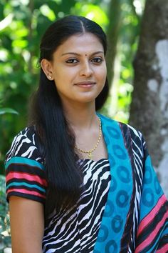 Anusree Actress, Bridal Hair Buns, Beautiful Women Over 40, Beauty Women