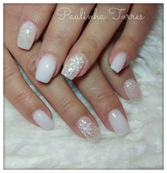 Nude Nails With Snowflake Design, Silver And White Winter Nails, Milky White Nails With Snowflakes, Christmas Nails Snowflake Glitter, Iridescent Snowflake Nails, Winter Dip Nail Designs, White Nails With Christmas Design, White Christmas Nail Designs Snow Flake, Holiday Nails Winter Christmas White