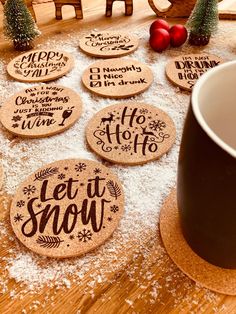 Wood Christmas Coasters, Square Christmas Coasters, Customized Wood Gifts, Christmas Coaster Ideas, Christmas Wood Coasters, Coaster Engraving Ideas, Cute Coaster Ideas, Laser Engraving Christmas Ideas, Christmas Coasters Diy