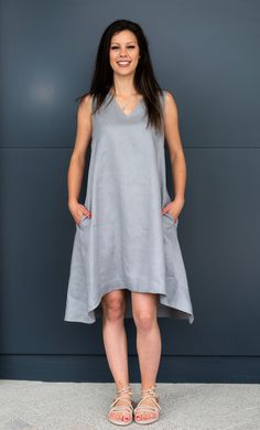 Light and cool gray linen dress knee-length, sleeveless, V-neckline and side pockets. this handmade dress features a loose fit, asymmetrical hem and a casual A line. ● The model is 5'10″ (178cm) tall ● The model is a M ➤ Material Linen When washing, colour remains the same brightness. WE DO CUSTOM FITTING Every client for us is special. Send us your specific preferences if needed. No extra cost. Mind that in case of any special fitting, the delivery time may be extended. ➤ Delivery Your item is Relaxed Fit A-line Linen Dress, Casual Asymmetrical Linen Dress, Casual Sleeveless A-line Linen Dress, Japanese Kimono Dress, Dress Asymmetrical, Japanese Dress, Handmade Dress, Linen Maxi Dress, Plus Size Kleidung