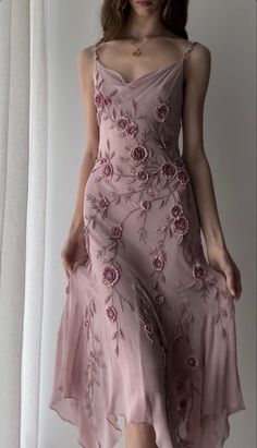 Tea Length Prom Dress, Doodles Drawings, Pink Chiffon, Prom Dress Inspiration, Grad Dresses, Wedding Guest Outfit Summer, Looks Street Style, Chiffon Prom Dress, Summer Black