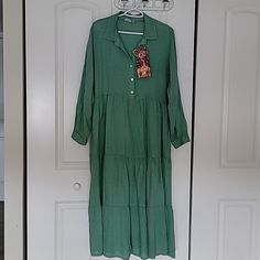 Never Used, Beautiful Green Linen Dress, One Size Fits All. Green Linen Dress, Linen Dress, One Size Fits All, Colorful Dresses, Long Sleeve Dress, Style Inspiration, Womens Dresses, Long Sleeve, Green