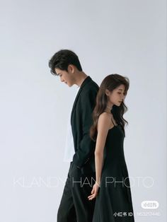 Minimalist Prewedding Photoshoot, Prenup Studio Photoshoot Ideas, Simple Prenup Photoshoot Ideas, Two Person Photoshoot, Studio Wedding Photoshoot, Korean Engagement Photos, Wedding Studio Photography, Korean Couple Photoshoot