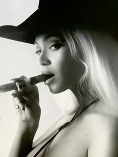 Beyonce for the Cowboy Carter Photoshoot Beyonce Cowboy, Beyonce Photoshoot, Virgo Queen, Beyoncé Wallpaper, Beyonce Album, Cowgirl Photoshoot, Beyonce Outfits, Beyonce Style, Studio Photography Poses