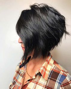 25 Prettiest Ways to Get a Pixie Bob with a Side Part Straight Bobs, Stacked Bob Haircuts, Inverted Bob Haircuts, Stacked Haircuts, Asymmetrical Bob Haircuts, Graduated Bob, Stacked Bob Hairstyles, Choppy Haircuts, Stacked Bob