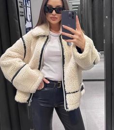 Wool Jackets Women, Winter Fur Coats, Patchwork Cardigan, Womens Jackets Casual, Winter Chic, Women Overcoat, Fur Coats Women, Coat Winter, A Mirror