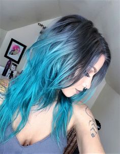 Long curly hairstyle with ombre blue dye by jayyroot Teal Hair, Hair Color Crazy, Makijaż Smokey Eye, Super Hair, Hair Color Blue, Short Hairstyle, Hair Envy