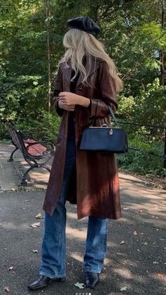 #fallinspo #outfit #bigjacket #leather #trenchcoat #blazer #cold Rainy Day Outfits, Getting Bored, Classy Winter Outfits, London Outfit, Autumn Fits, Day Outfits, Cold Weather Outfits, Rainy Day Outfit, Looks Chic