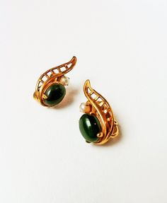 Vintage Clip On Earrings / Green, Gold, Pearl Green Clip-on Earrings For Formal Occasions, Green Clip-on Formal Earrings, Green Clip-on Earrings For Anniversary, Mid-century Formal Clip-on Earrings, Green Pearl Earrings For Anniversary, Antique Green Clip-on Jewelry, Vintage Green Clip-on Jewelry, Retro Green Clip-on Earrings, Green Stone Earrings Gold