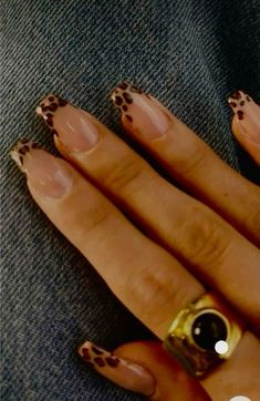 How To Paint Cheetah Print Nails, Ferrari Red Acrylic Nails, Short Nail Inpos Ideas, Nails For Black Hair, Cheetah Square Nails, Fall Patch Nails, Cheetah Design Nails, Nail Inspo Animal Print, Red Nails Cheetah Print