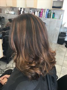 Flash Foil Highlights, Short Brown Hair With Dark Highlights, Layers With Caramel Highlights, Short Hair Light Brown Highlights, 2000s Highlights Hair Black, Brunette Hair With Orange Highlights, Chunky Brown Highlights On Black Hair, 90s Highlights Hair Brown, Highlights On Short Black Hair