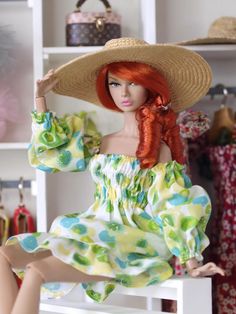 Green spotted sundress with hat for Poppy Parker, Nu face by Olgaomi | eBay Muse Dress, Barbie Model, Poppy Parker Dolls, Printed Dress, Barbie Dolls, Sundress, Poppies, Print Dress