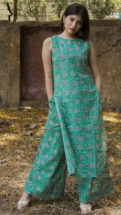 crochet tops free patterns boho Crochet Work Girls Top & blouse design and pattern ideas for summer wear Kurta Palazzo Set, Ocean Green, Kurti Designs Latest, Long Kurti Designs