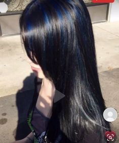 Blue Draculaura Hair, Black Hair With Purple Streaks, Blue Hair Streaks, Mane Magic, Midnight Blue Hair, Blue Hair Aesthetic, Blue Hair Highlights, Skunk Hair, Two Tone Hair