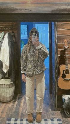 Afternoon Walk Outfit, Fall Haunted House Outfit, Hiking Outfit Winter Aesthetic, Fall Outfits Carhartt, Camo Hoodie Outfit Aesthetic, Camping Fits Winter, How To Style Henley Shirt, Really Warm Winter Outfits, Hunter Camo Outfits