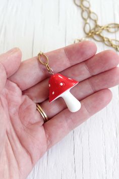 An essential mushroom necklace for nailing the cottagecore aesthetic style. The most adorable, cute and charming necklace that your jewelry box will ever see. Fairycore Outfit, 90s Accessories, Cottagecore Mushroom, Mushroom Necklace, Mushroom Jewelry, Fairycore Aesthetic, Red Mushroom, Casual Necklaces