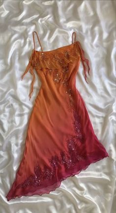 Beautiful Orange Dresses, Fire Fairy Outfit, Red Dress Jewelry, 2000s Party Dress, 2000s Dresses, Estilo Hippie