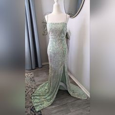 Beautiful And Elegant Mint Green Mermaid Gown With Iridescent Sequins. Criss Cross Back With Zipper. This Xl Can Also Fit A Large. Green Mermaid, Windsor Dresses, Mermaid Gown, Windsor, Criss Cross, Mint Green, Mermaid, Prom Dresses, Prom