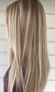 Honey Blonde Hair With Balayage, Dorty Blonde Hair With Blonde Highlights, Golden Blonde With Root Shadow, Dark Blond Hilights, Blonde Highlights On Fair Skin, Sun Kiss Blonde Hair, Dark Blonde Hair With Light Highlights, Highlights On Ash Blonde Hair, Blonde Melir Hair