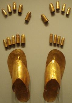 Tutankhamun Gold Sandals & Finger/Toe Covers | Gold Carter 256ll | These golden covers, or stalls, were found on the fingers and toes of Tutankhamun's mummy, and they served a function similar to that of the amulets that protected other parts of the king's body from various magical dangers. The precious material of which they were made also identified the king with the god, whose flesh was thought to be of gold. -Zahi Hawass Thutmose Iii, Starověký Egypt, Ancient Egypt History, Egyptian Artifacts, Archaeological Finds, Tutankhamun, Egyptian Jewelry, Egyptian History, Iron Age