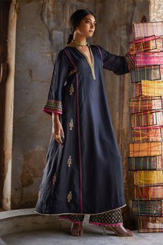 Shop for these amazing collections of Black Twill Silk Nadira Floral Panelled Kurta And Palazzo Set For Women by Rajiramniq online at Aza Fashions. Kurta And Palazzo, Placement Embroidery, Designer Anarkali Dresses, Kurta Set For Women, Simple Kurti Designs, Beautiful Pakistani Dresses, Trendy Fashion Tops, Boutique Dress Designs