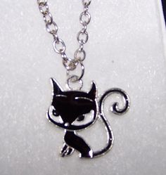 Hand Shakes, Black Cat Necklace, Black Pendant, Cat Necklace, Necklace Fashion, Box Ideas, Pendant Silver, Fashion Jewelry Necklaces, Free Gift