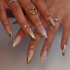 gold mermaid 🧜🏻‍♀️💫 | Instagram Detty December, Easy Nails, Mermaid Nails, Pearl Nails, Nail Swag, Nail Forms, Birthday Nails, Nailed It, Prom Nails