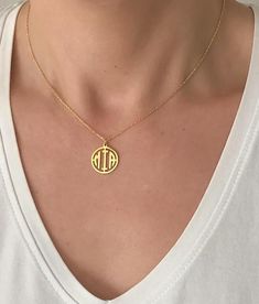 Monogram NecklacePersonalized Monogram Necklace that's custom hand made for you. This personalized monogram necklace makes the perfect gift or a very meaningful jewel with your names. Made with top quality materials that will last so you can feel confident wearing this everyday for years to come!This jewelry makes great new mom necklace, new mother gift, gift for mom-to-be, sister necklace, mother daughter necklace and mother's gift.THE ORIGINAL MONOGRAM NECKLACED E T A I L S Material: Crafted i Minimalist Personalized Custom Necklace, Everyday Minimalist Personalized Necklace, Minimalist Personalized Necklace For Everyday, Everyday Personalized Minimalist Custom Necklace, Classic Customizable Initial Pendant Jewelry, Personalized Minimalist Initial Pendant Necklace, Customizable Classic Initial Pendant Jewelry, Personalized Round Pendant Name Necklace, Minimalist Custom Name Charm Necklaces With Round Pendant