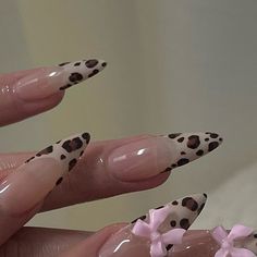 Leopard Print Stiletto Nails, Cheetah Print Stiletto Nails, Almond Cheetah Nails, Cheetah Print Nails Almond, Era Nails, Finger Bones, Panthers Nails, Long Oval Nails