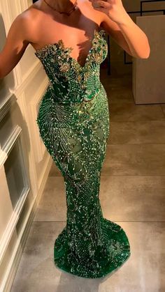 Emerald Green And Gold Prom Dress Mermaid, Princess Aesthetic Green Dress, Baddie Prom Dresses Green, Gala Dresses Green, Green Nigerian Wedding Dress, Money Green Prom Dress, Green African Prom Dress, Pretty Green Prom Dresses