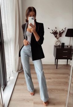 Quiet Luxury Dinner Outfit, Luxury Dinner Outfit, Outfit With Black Top, Business Casual With Jeans, Best Fall Outfits, Lifestyle Art, Mode Casual, Trendy Fall Outfits, Looks Black