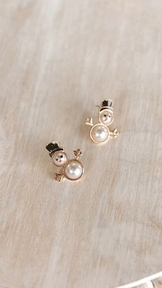 The Mini Snowman Earring Snowman Earring, Mini Snowman, Winter Fun, Boot Sandals