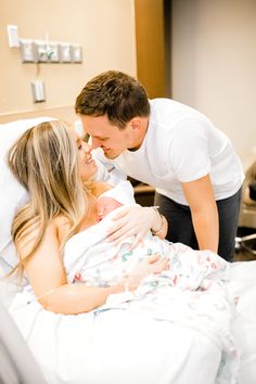 Newborn Hospital Pictures With Mom, Labor And Delivery Photography Hospital Pics, After Birth Photoshoot, Hospital Mom And Baby Pictures, Hospital Maternity Pictures, Mom And Baby Hospital Pictures, Baby Boy Hospital Pictures, Maternity Pictures In Hospital