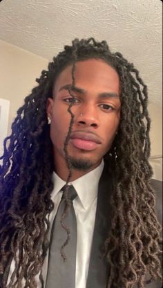 Black Guy Face Claim Dreads, Black Man Long Hair Styles, Different Types Of Dreadlocks, Male Locs Styles, Black Masc Hairstyles, Long Dreadlocks Men, Black Men With Afros, Gay Hairstyles For Long Hair, Male Hairstyles Curly