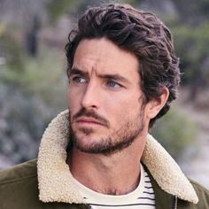 Handsome Mens Haircuts, Men’s Medium Length Haircut Curly, Dark Brown Wavy Hair Men, Curly Hair Mens Hairstyles, Medium Hair Men Wavy, Men’s Hairstyles For Thick Hair, Men Haircuts For Curly Hair, Men’s Long Hairstyles Wavy, Man Wavy Haircut