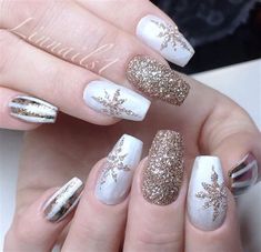 White Gold Christmas Nails. There are any references about White Gold Christmas Nails in here. you can look below. I hope this article about White Gold Christmas Nails can be useful for you. Please remember that this article is for reference purposes only. #white #gold #christmas #nails Nagellack Trends, Gold Glitter Nails, Gold Nail, Christmas Nail Art Designs, Snowflake Nails, Christmas Nails Acrylic, Super Nails, Ideas Nails, Winter Nail Designs