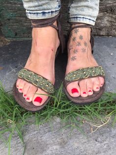 Leathers sandals with macrame and brass decoration. It's a LIMITED EDITION so please ask me if the number you choose is available at the moment. Macrame Sandals, Brass Decoration, Boho Sandals, Shoes Summer, Brass Decor, Sandals Women, Summer Sandals, Women Sandals, Sandals Summer