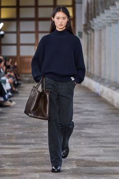 Milan Fits, Milan Fashion Week Runway, Mode Casual, Milano Fashion Week, Mode Inspo, Outfit Inspo Fall, Minimal Fashion, Milan Fashion Week