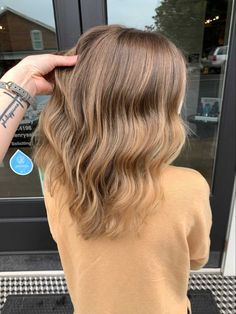 Medium Length Hair With Layers Carmel Highlights, Mid Length Hair Dark Blonde, Dorty Blonde Hair Natural, Dark Blonde Mid Length Hair, Shoulder Length Honey Blonde Hair, Medium Length Haircut Dirty Blonde, Dirty Blonde Hair Shoulder Length, Dirty Blonde Hair Medium Length, Medium Dirty Blonde Hair