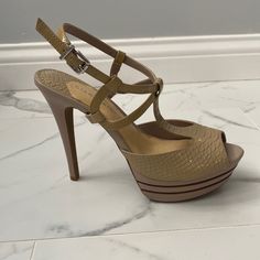 Brand New, Never Worn. Beautiful For Weddings, Holidays, And More! Fitted Platform Sandals For Wedding, Fitted Glamorous Beige Heels, Chic Fitted Beige Wedding Shoes, Beige Almond Toe Party Sandals, Beige Fitted Wedding Shoes For Party, Gianni Bini Shoes, Clog Heels, Gianni Bini, Shoes Women Heels