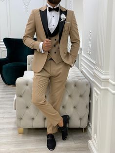 Peak Lapel Tuxedo, Suits Men Slim, Tuxedo Colors, Mens 3 Piece Suits, Pants Gift, Velvet Shawl, Beige Wedding, Slim Fit Tuxedo, Wedding Suits Groom