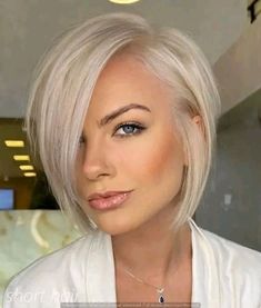 Stacked Hairstyles, Graduated Bob, Short Bobs, Work Hair, Layered Bob Haircuts, Short Haircut Styles, Hairstyles 2024, Cute Haircuts, Blonde Hair Looks