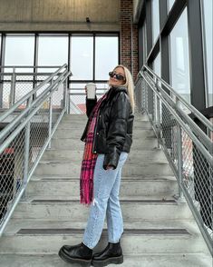 Looks With Doc Martens, Doc Matters Outfit Winter, Doc Martens Snow Outfit, Docs Outfit Winter, Doc Marten Winter Outfits, Nyc Outfit Inspo Winter, Platform Doc Martens Outfit Winter, Outfits With Platform Doc Martens, Dr Martins Outfits Winter