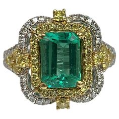 Colorful Ring, Stunning Aesthetic, Blessed Wednesday, Yellow Diamond Ring, Emerald Ring Vintage, Emerald Rings, Expensive Jewelry Luxury, Yellow Diamonds, Yellow Diamond Rings