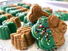 https://www.dogcakebakery.com Dog Deserts, Gourmet Dog Treat Recipes, Dog Treats Baked, Dog Birthday Cookies, Dog Bakery Ideas, Diy Dog Treat Icing, Best Dog Treats