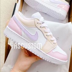 Air Jordan Low, Jordan Low, Nike Air Jordan 1 Low, Nike Waffle, Cute Nikes, Box Hand, Birthday List