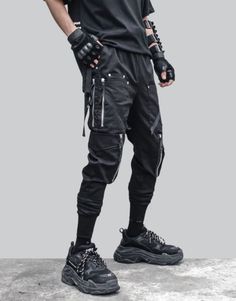 Korean Streetwear Pants Techwear Joggers With Side Pockets, Baggy Techwear Sweatpants, Functional Black Sweatpants For Streetwear, Techwear Style Cargo Pants For Streetwear, Baggy Techwear Sweatpants For Streetwear, Techwear Baggy Sweatpants For Streetwear, Black Cyberpunk Cargo Pants For Streetwear, Cyberpunk Cargo Pants For Streetwear, Baggy Techwear Sweatpants For Outdoor